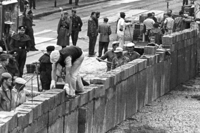 Building of Berlin Wall