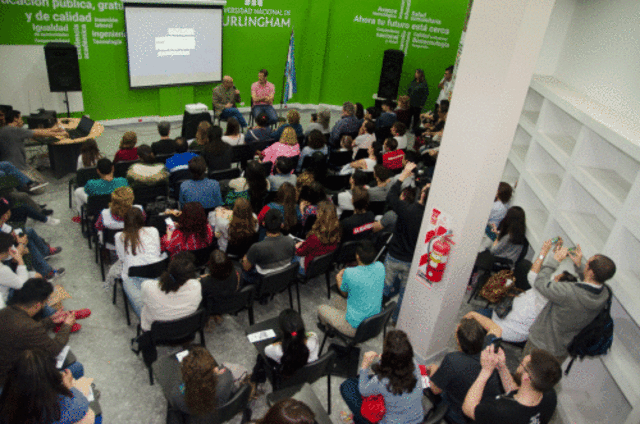 Primera Biblioteca UNAHUR