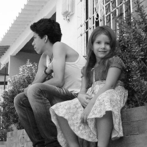 El amigo de mi hermano le dice a mi hermano que esta vendiendo un lobo siberiano