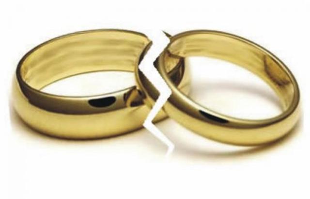 se divorció katy perry con Rusell Brand