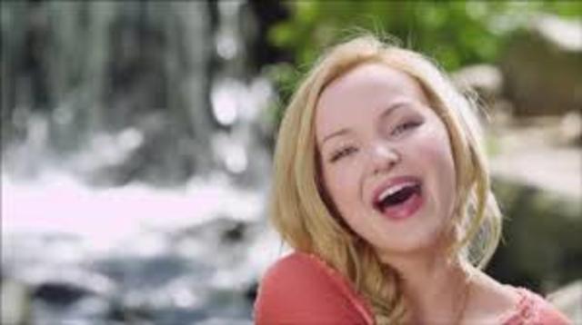 Cuando  Dove camero asistio a cantar