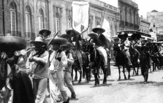 PERIODO DE CAMBIOS Y CRISIS