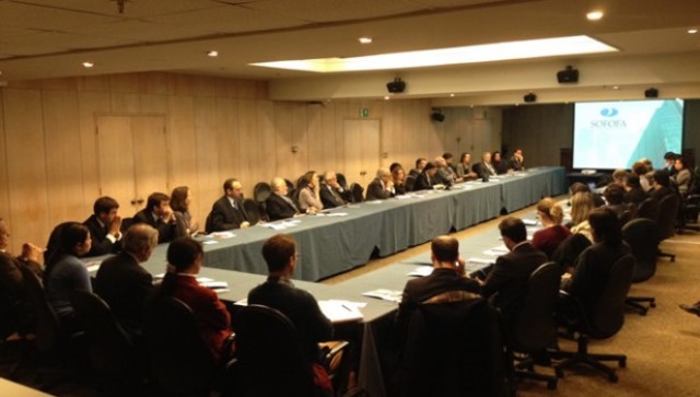 un nivel de organismo y asesoría alto.