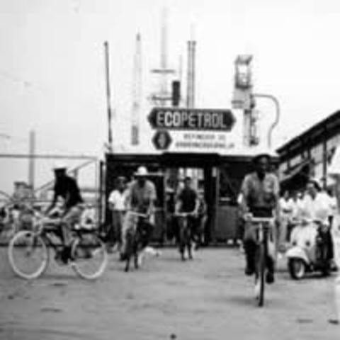 Creación de la Empresa Colombiana de Petróleos (Ecopetrol).