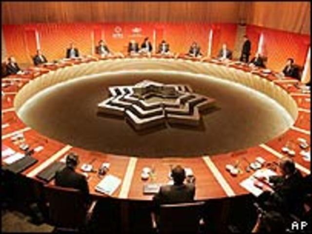 En relación a los servicios y la agricultura.