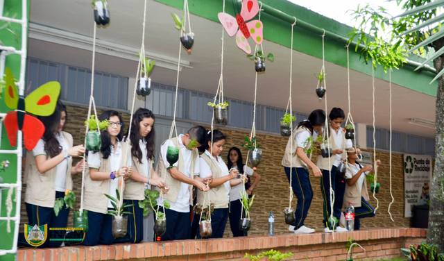 1960 - 1970 Instituciones Educativas Media: INEM