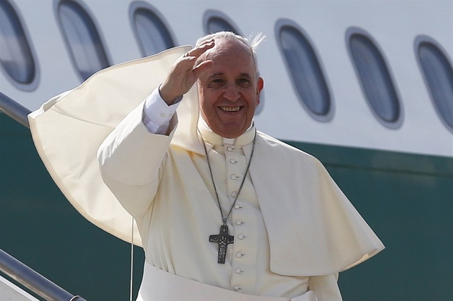 El papá criticó las fake news y dijo que la primera fue a Eva