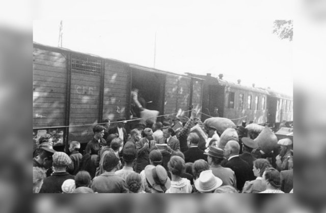 The Soviet Union forces Romania to cede the eastern province