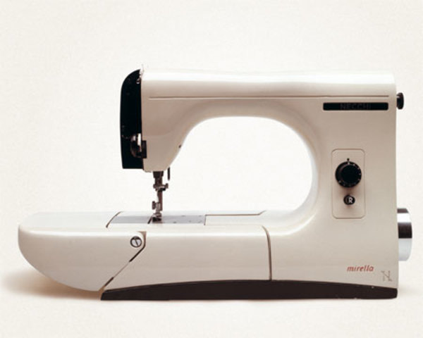 Maquina de coser Mirella