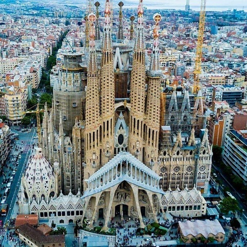 La Sagrada Familia, Barcelona, desde 1882