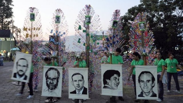 asesinato de seis sacerdotes