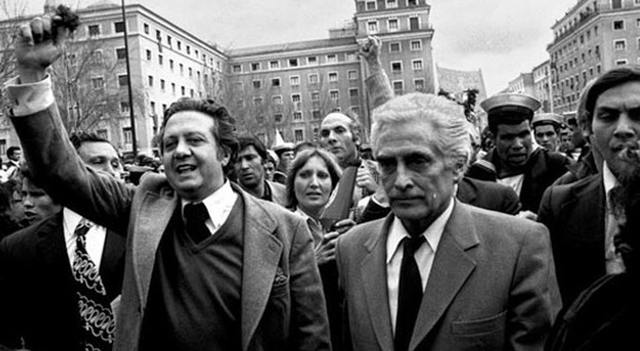 Manifestação no dia 1 de maio de 1974 e o regresso de Mário Soares e Álvaro Cunhal