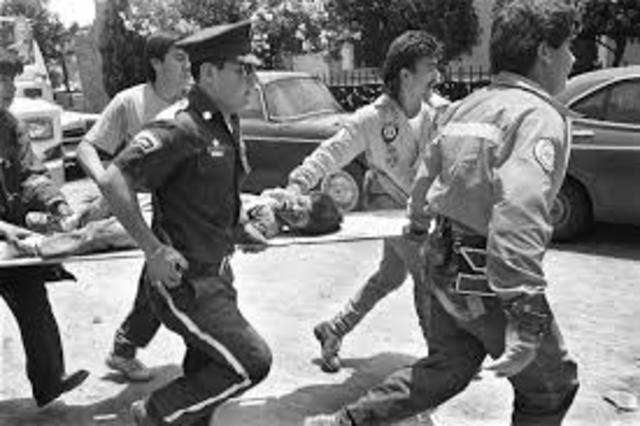 Llega los equipo de rescate y voluntarios