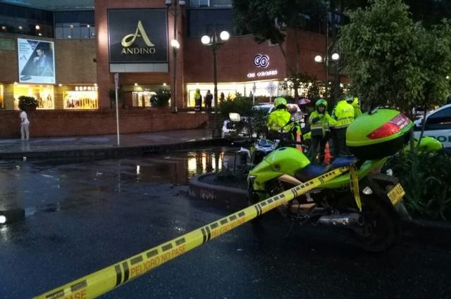 Atentado en el centro comercial Andino