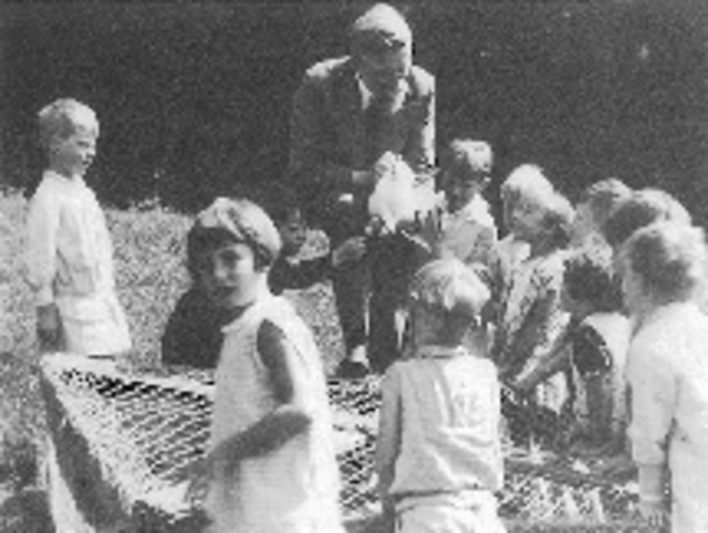 OVIDIO DECROLY Nació el 23 de julio de 1871,  en un pueblo del Flandes Oriental.