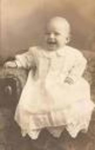 Clara Barton was born in Oxford, Massachusetts