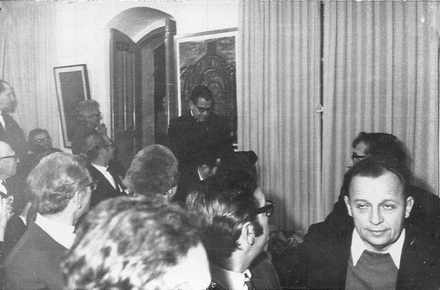 Negociación en la Embajada de México en C.R