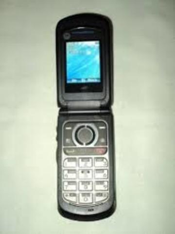PRIMER TELÉFONO CELULAR
