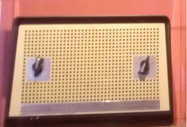 1954(Se emitió  el discurso  de inauguración  de las escuelas  radiofónicas  de acción cultural popular)