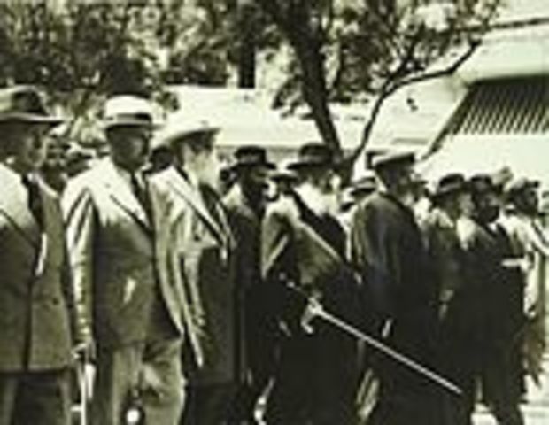 El Libro Blanco británico limita la inmigración judía.