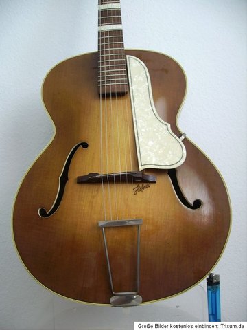 The first record of a guitar