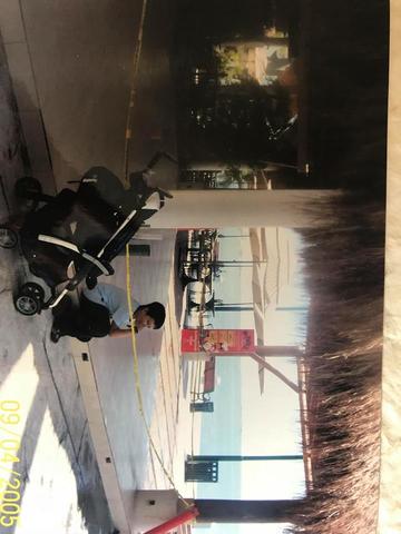 Esperando a ir al hotel en Cancún a los 10