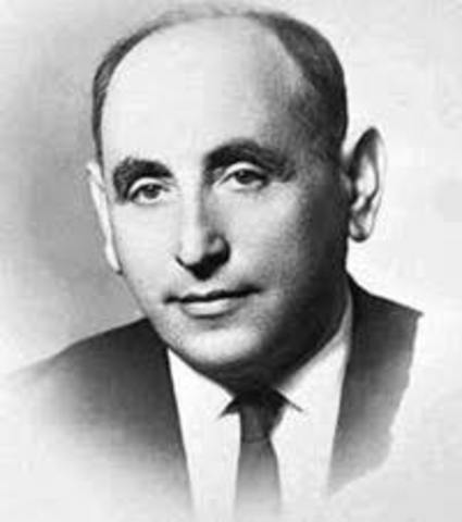 Juan finds out whether Eichmann is dead.