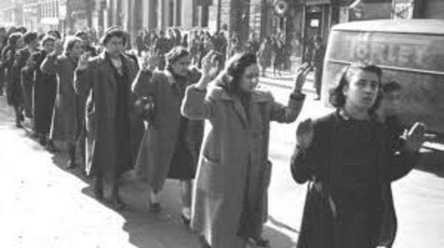 Nazis start rounding up the Jews