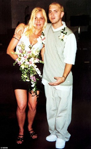 Marries Kimberly Scott.