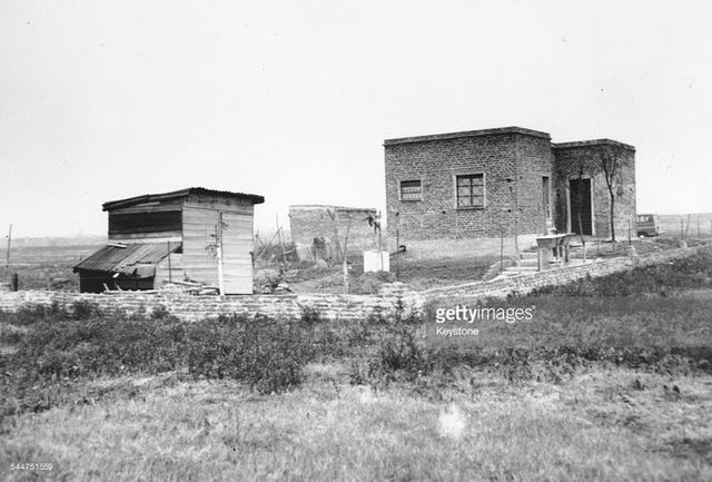 Zvi Aharoni went to the San Fernando administration headquarters