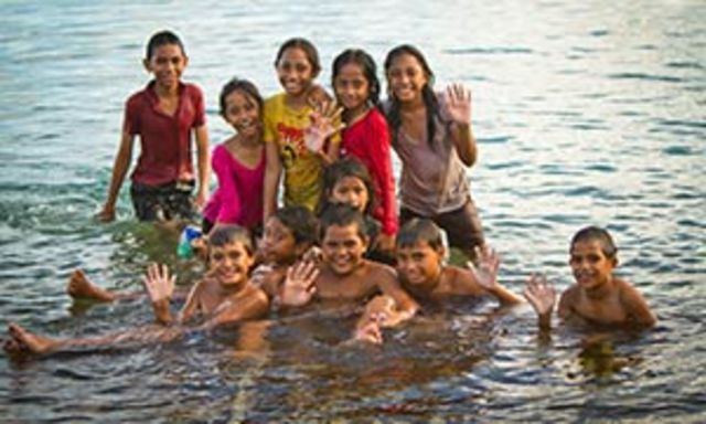 Tonga and Somoa began to develop the distinctive Polynesian culture