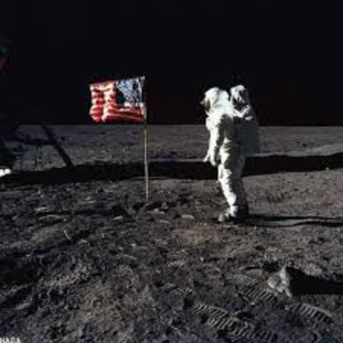 U.s lands on the moon