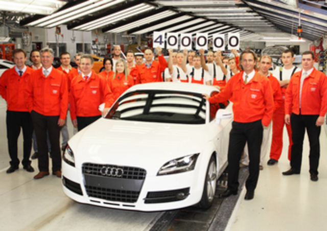 Megkezdődik a második generációs TT Coupé sportautók sorozatgyártása