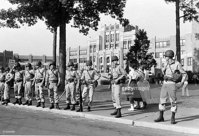 (b)33.National Guard is ordered to Little Rock