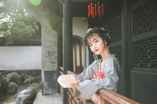 увлекалась традиционной одеждой