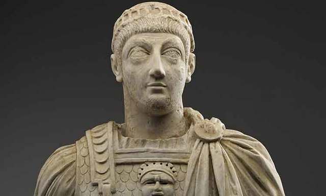 Théodose impose le christianisme