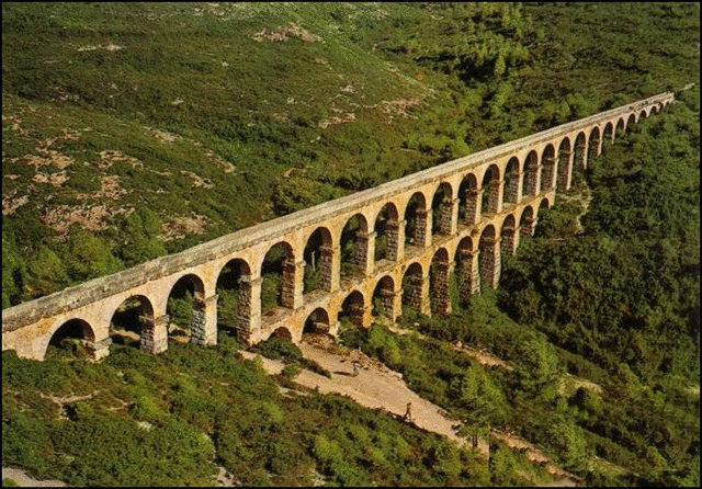 Primeras construcciones hidráulicas (acueductos)