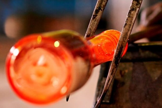 primeras botellas de vidrio