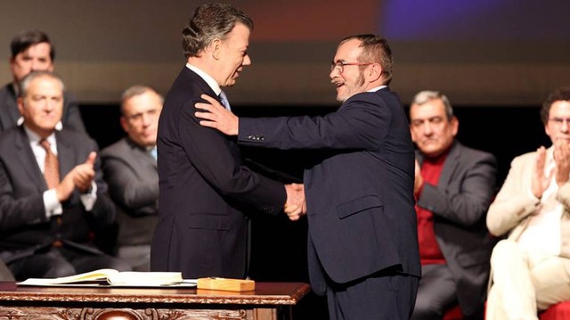 Firma de un nuevo acuerdo de paz