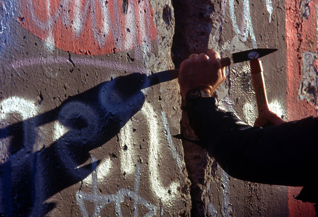fall of the Berlin Wall