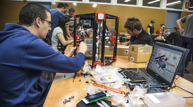 SE EMPIEZAN A FABRICAR EN MASA