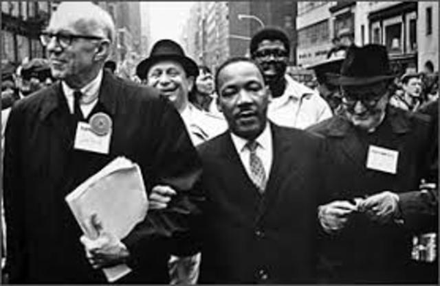 King Demonstrates Against War