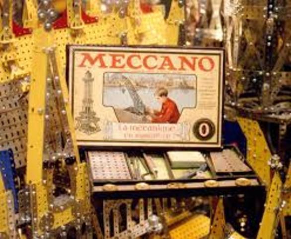 Combinación de unidades curriculares con piezas de meccano.