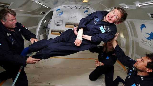 LA VIDA DE STEPHEN HAWKING