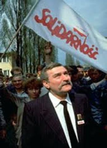 En Polonia, el líder y fundador del sindicato independiente Solidaridad