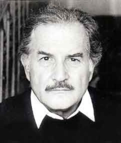 Carlos Fuentes comenzó a publicar.