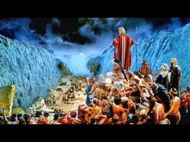 EL PASO DEL MAR ROJO