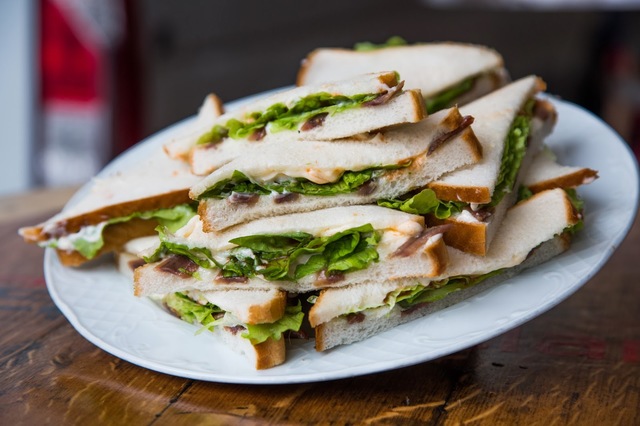 Aitite Teodosiok "Bar Alameda" zabaldu