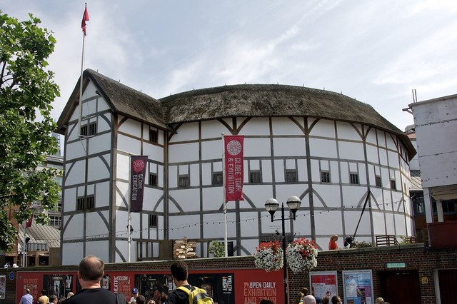 Shakespeare Opens the Globe Theatre