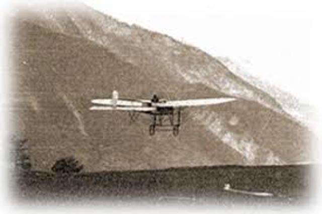 Jorge Chavez atraviesa los Alpes